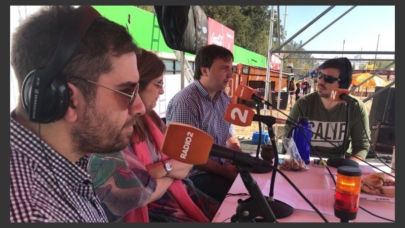 Juan y equipo haciendo radio en La Florida este sábado. 