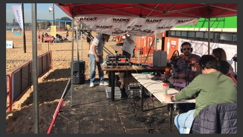 Juan y equipo haciendo radio en La Florida este sábado. 