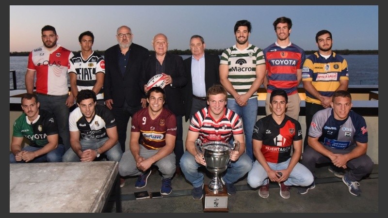 Lifschitz con los representantes de los equipos que jugarán el torneo. 