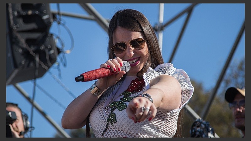 La cantante de Amapola se lució en el escenario.