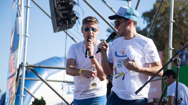 Los animadores de la fiesta de FM Vida en La Florida.