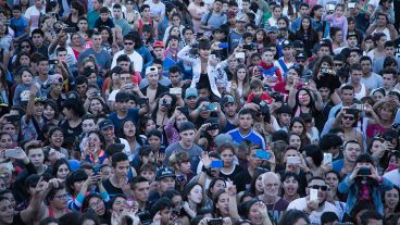Toda esta gente en el cierre de la fiesta.