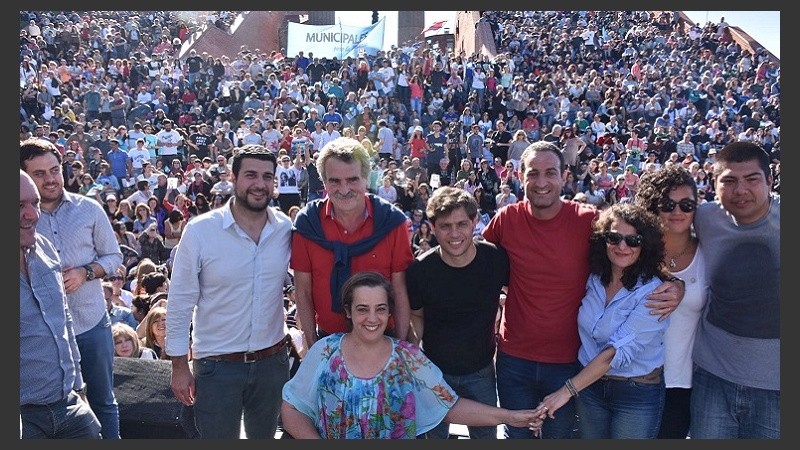 Cleri, Rossi, Kicillof, Sukerman y López, que saluda a la Tana González.