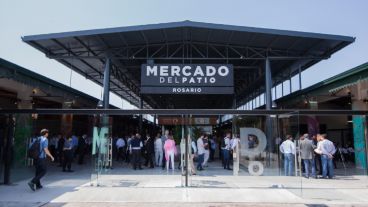 El mercado minorista cuenta con 40 locales, de 20 rubros, todos vinculados a la alimentación y gastronomía.