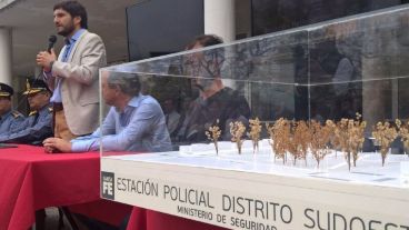 Pullaro en la presentación de la primera estación policial en Rosario.