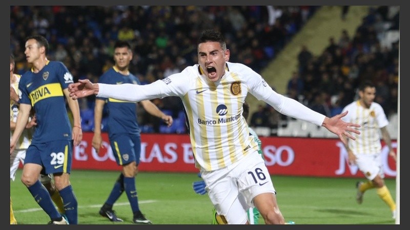 El grito del volante para festejar el gol de la victoria.