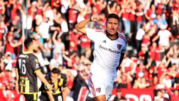 El pibe Enzo Cabrera sería titular el lunes ante Godoy Cruz.