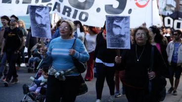 La masiva columna en su avance por el centro de la cuidad, a media tarde.