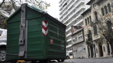 Se pide no sacar la basura hasta el sábado.