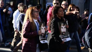 La masiva columna en su avance por el centro de la cuidad, a media tarde.