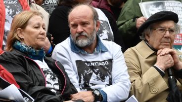 La madre y la hermana de Santiago estarán con Francisco.