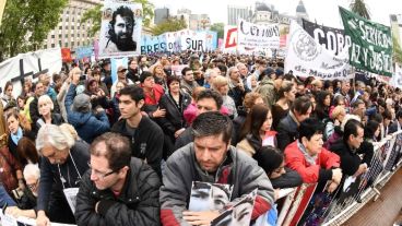 Miles de personas para reclamar en el centro de Buenos Aires.