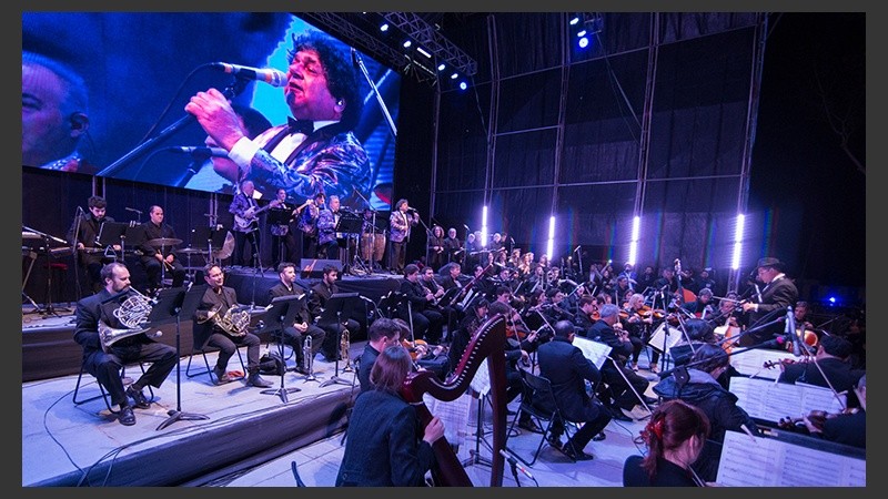 Los Palmeras y la Filarmónica provincial en la inauguración del parque 