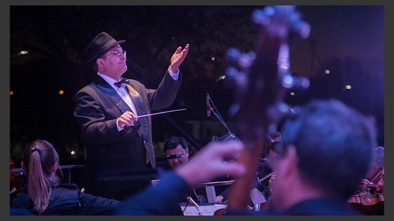 Los Palmeras y la Filarmónica provincial en la inauguración del parque 