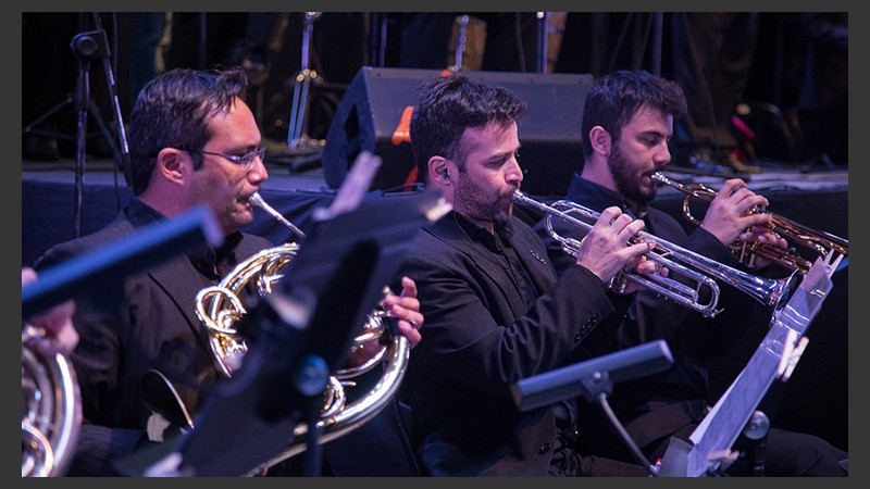 Los Palmeras y la Filarmónica provincial en la inauguración del parque 