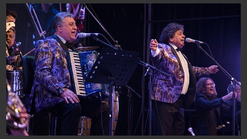 Los Palmeras y la Filarmónica provincial en la inauguración del parque 