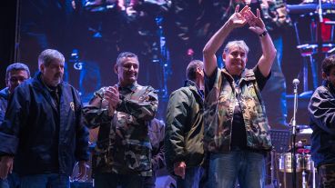 Los Palmeras y la Filarmónica provincial en la inauguración del parque "Héroes de Malvinas" en zona sur.