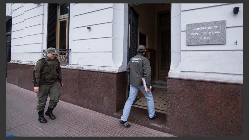 De la totalidad de agentes procesados, quince seguirán detenidos.