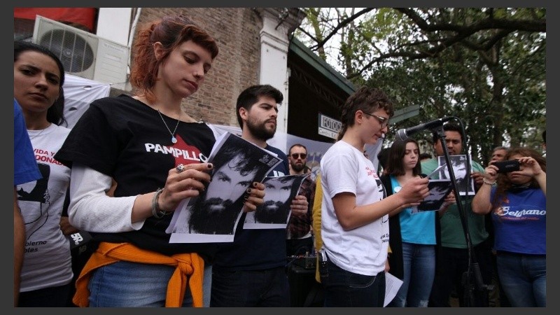 La UNR se movilizó en rechazo del accionar de la fuerza federal.