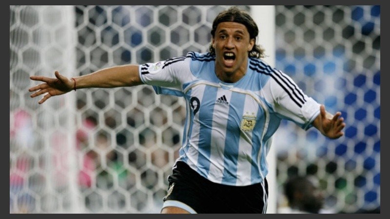 Crespo convirtió 35 goles en 64 partidos con la camiseta de Argentina.