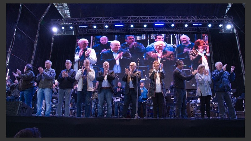 Los Palmeras y la Filarmónica provincial en la inauguración del parque 