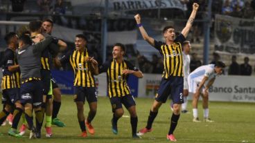 Los canallas celebran el triunfo.