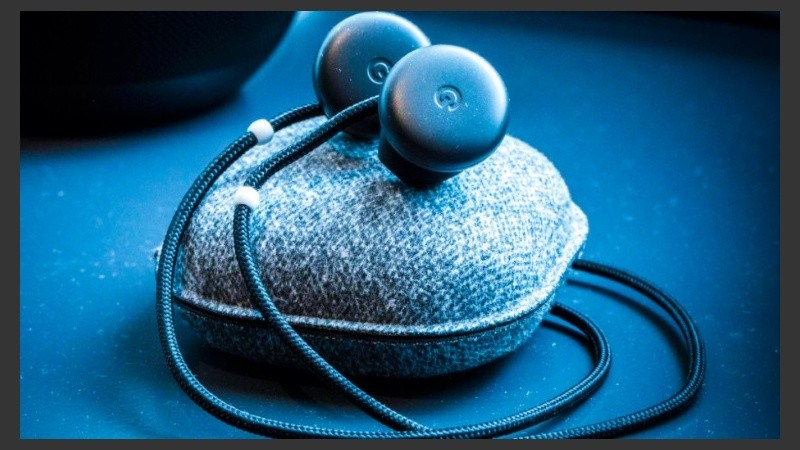 Los auriculares provistos con bluetooth utilizan el servicio de traducción de Google.