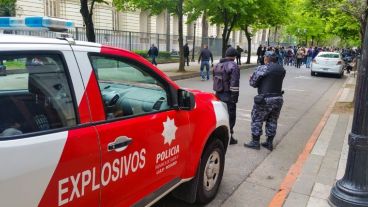 Darío Chávez, director provincial de Investigación Criminal, dijo que el hombre detenido "no es bromista, es otra cosa".".