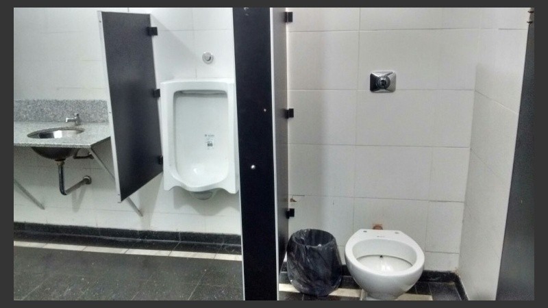 El baño mixto en la escuela Rivadavia. 