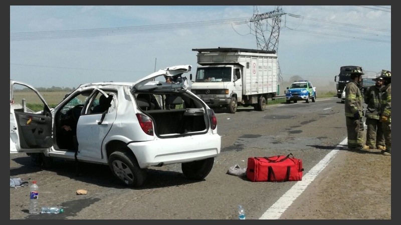 Así quedó el vehículo tras el vuelco fatal. 