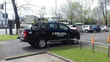 La policía buscó a los evadidos en las instalaciones de Grupo Televisión Litoral.