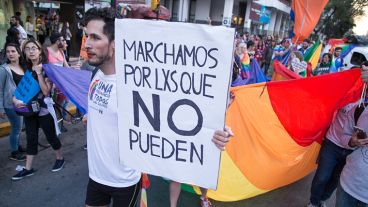 Masiva marcha del orgullo 2017 en Rosario.