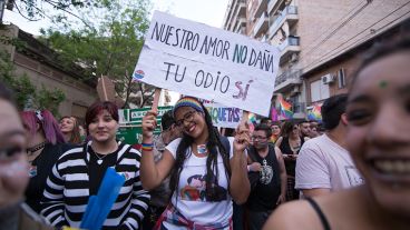 Masiva marcha del orgullo 2017 en Rosario.