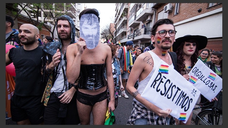 Masiva marcha del orgullo 2017 en Rosario.