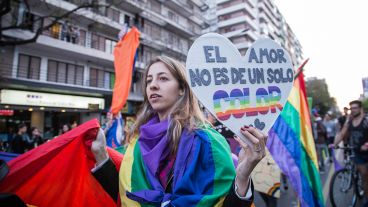 Masiva marcha del orgullo 2017 en Rosario.