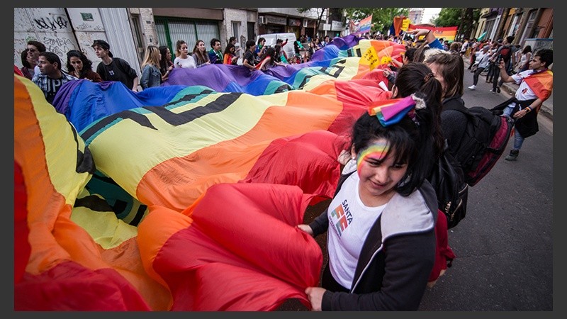 Masiva marcha del orgullo 2017 en Rosario.