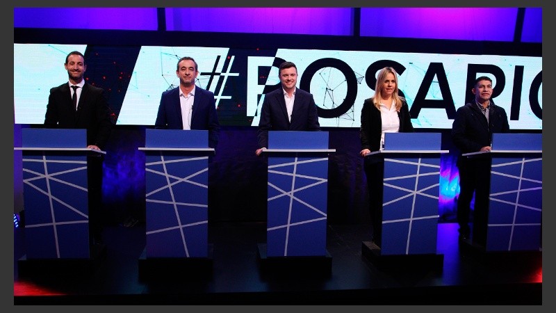 Cada uno de los participantes de la jornada en su atril.