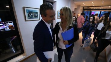 Los preparativos del debate de los candidatos a concejal.