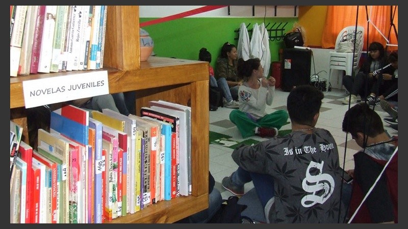 La Biblioteca Stellita fue habilitada en el CCB ubicado en Poblet 3001.
