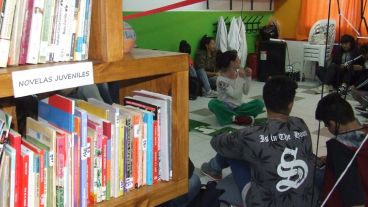 La Biblioteca Stellita fue habilitada en el CCB ubicado en Poblet 3001.