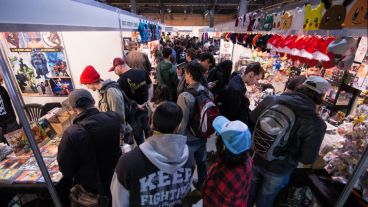 Mucha gente asistió al día inaugural en los galpones del CEC.