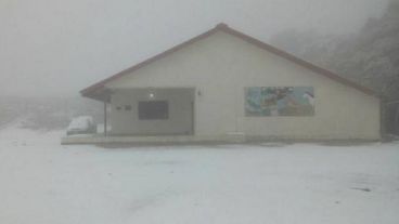 Nieve en la escuela Ceferino Namuncurá.