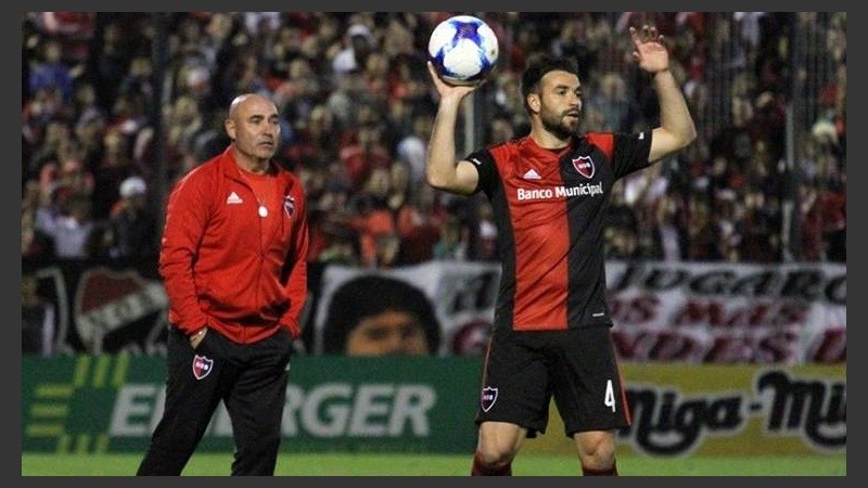 San Román es titular indiscutido para Llop.