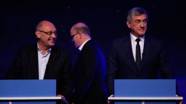 Postales del estudio, tanto al aire como en la trastienda.