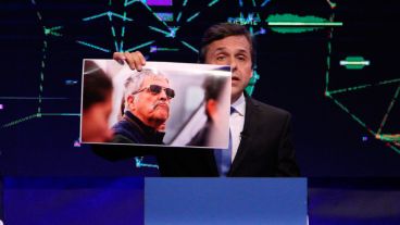 Postales del estudio, tanto al aire como en la trastienda.