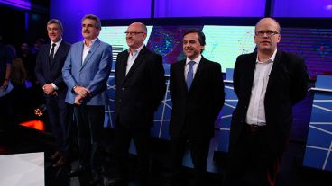 Postales del estudio, tanto al aire como en la trastienda.