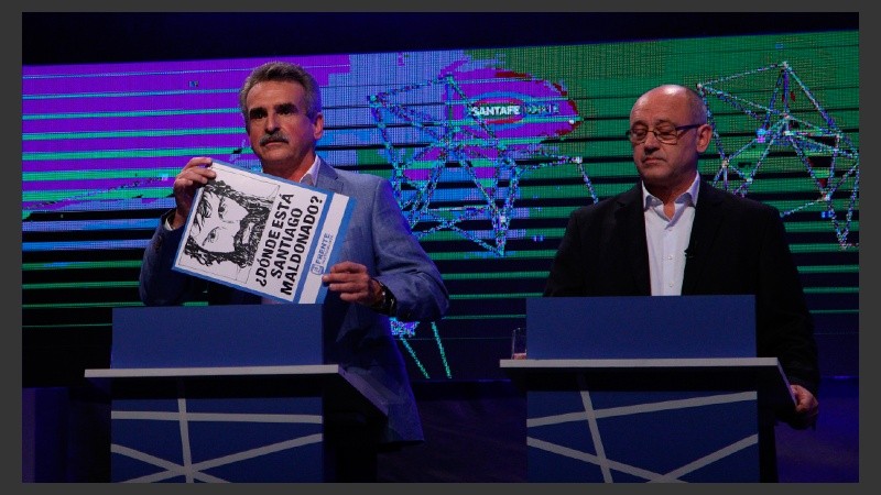 Postales del estudio, tanto al aire como en la trastienda.