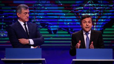 Postales del estudio, tanto al aire como en la trastienda.