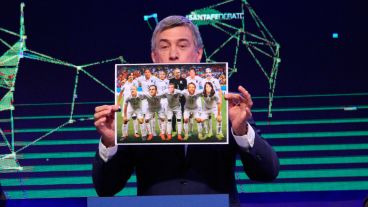 Postales del estudio, tanto al aire como en la trastienda.