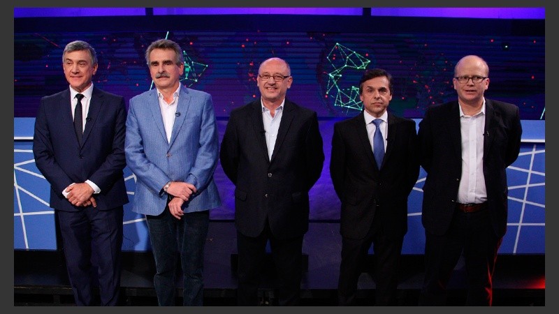 Postales del estudio, tanto al aire como en la trastienda.